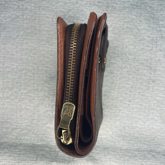 Louis Vuitton Monogram Leather Compact Zip Snap Wallet - Picture 5 of 16